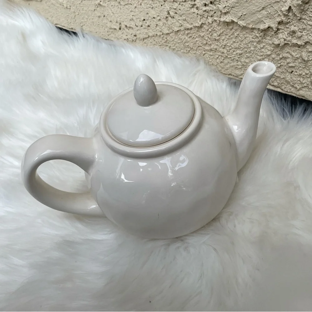 RAE DUNN TEAPOT